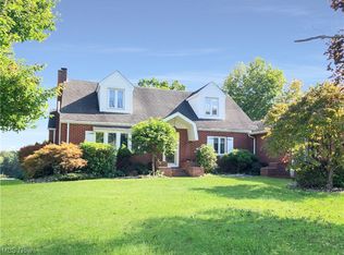 29 Overlook Dr, Wintersville, OH 43953