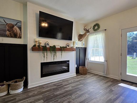 5th image of 111 Marie Ln