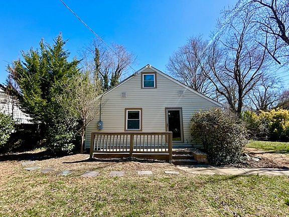 2nd image of 2127 Pimmit Dr