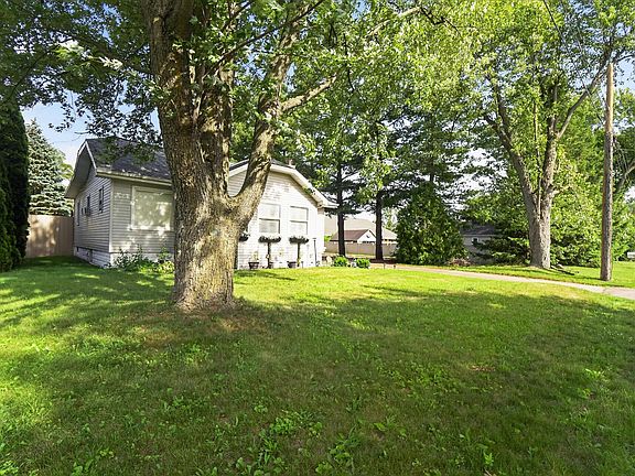 2nd image of 1023 Evanston Dr