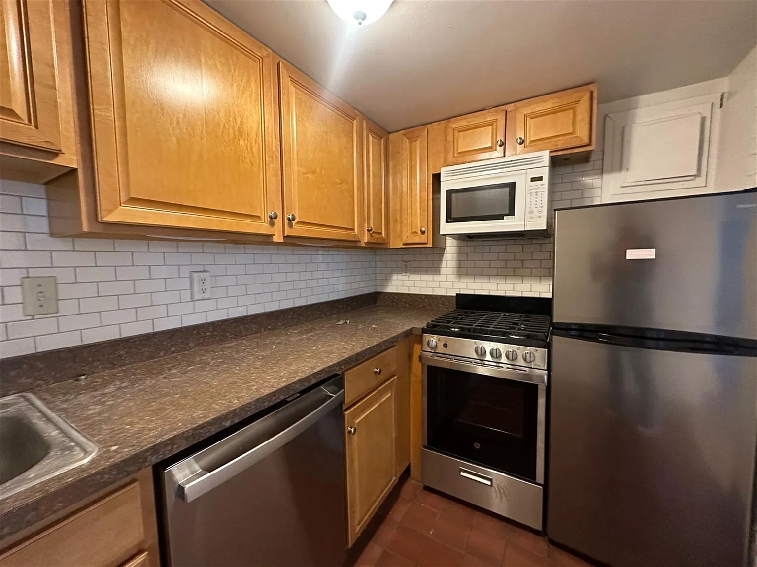 16 Yarmouth St — Photo 3