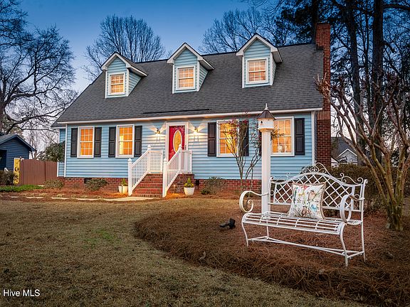 2nd image of 1604 Hollybriar Lane