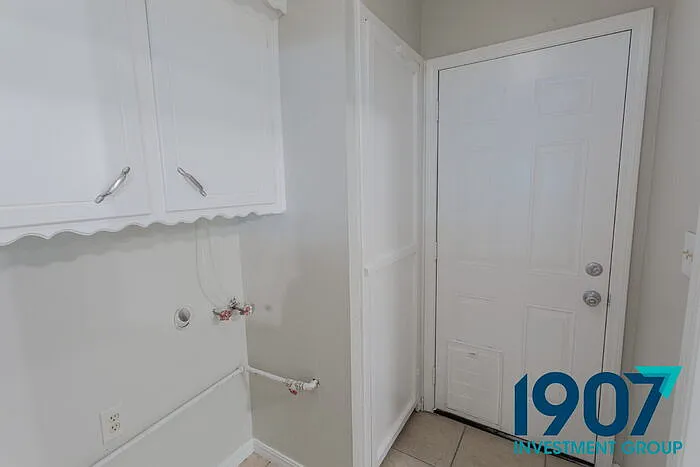 709 NW 16th St — Photo 15