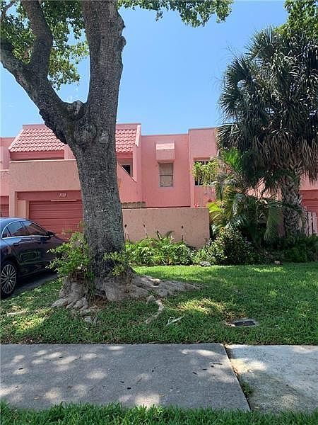 1st image of 1721 NW 58th Avenue #30