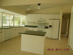 4th image of 1511 SE Berkshire Blvd