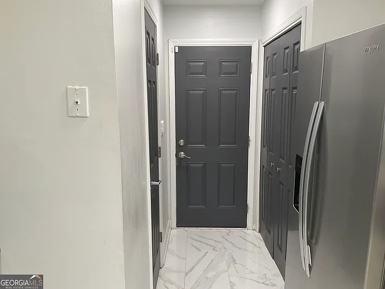 558 Kenwood Rd — Photo 13
