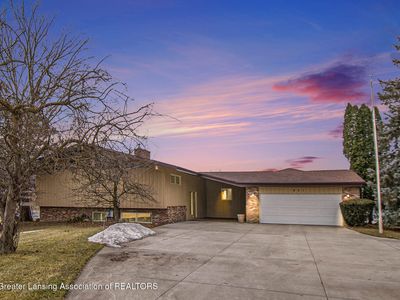 921 Riverview Dr, Alma, MI, 48801