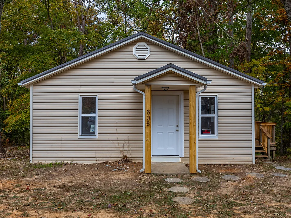 808 Scotts Chapel Rd