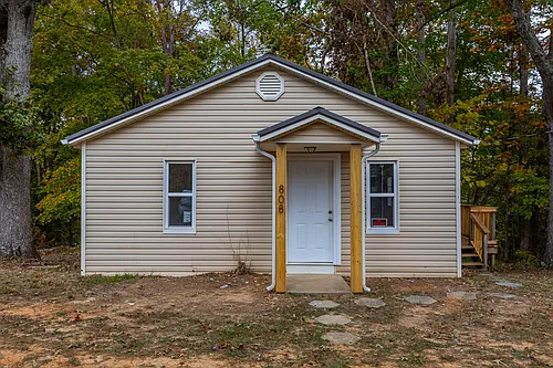 808 Scotts Chapel Rd Photo 1
