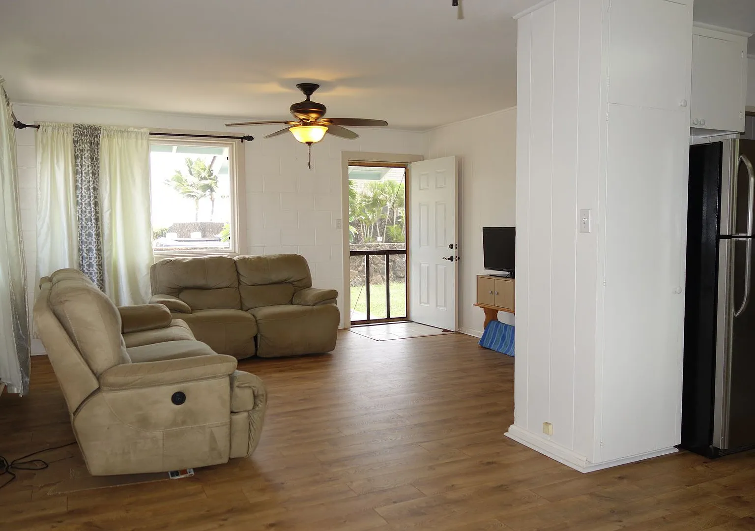 3 BD / 1.5 BA Home in Waialua! — Photo 2