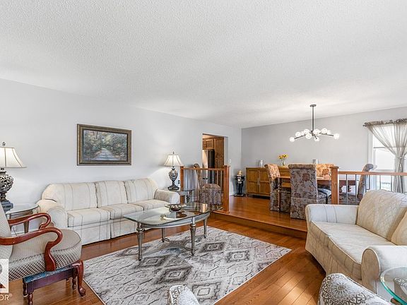 5th image of 10502 158th St NW