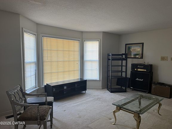 4th image of 147 Chickering Rd