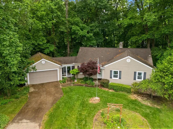 445 Hilltop Dr, Lancaster, OH 43130