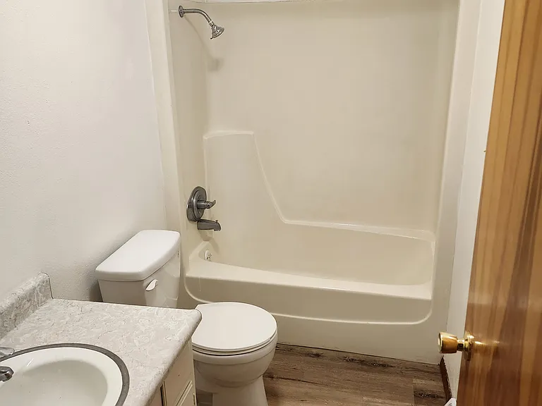 409 Illinois St #2 — Photo 1