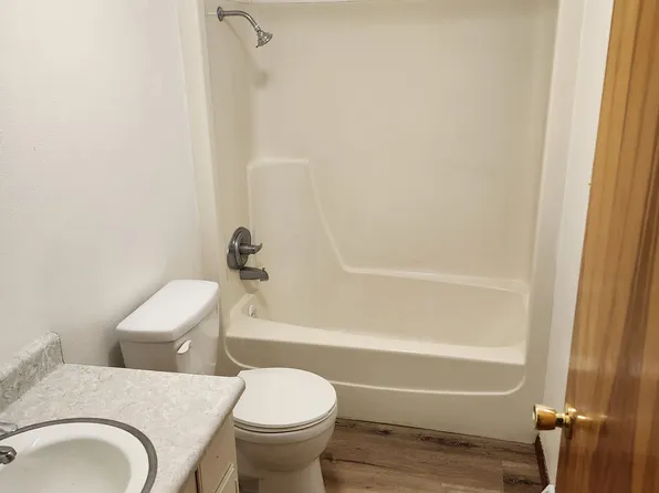 409 Illinois St APT 2, Pekin, IL 61554