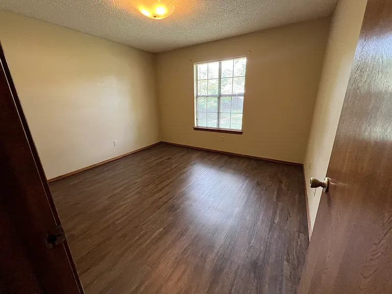 8107 Williamsburg Rd — Photo 21