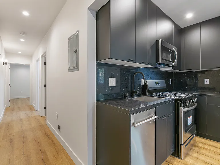 1237 Innes Ave #1/2 — Photo 4