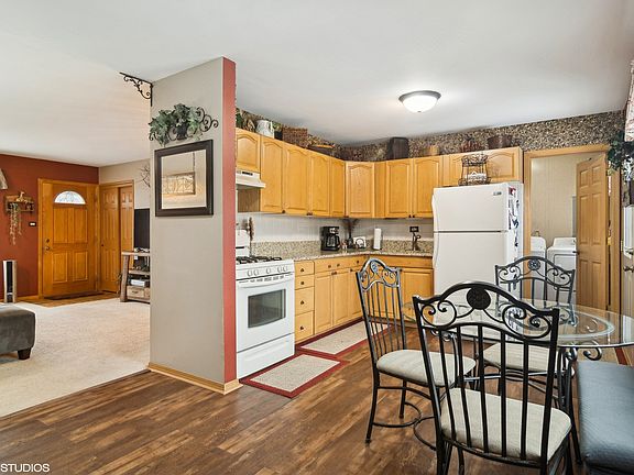 4th image of 460 Flagstaff Ln