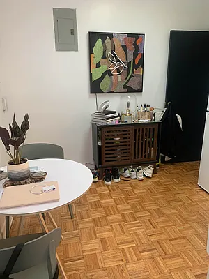 Rented by M.Grossman R.E. Management | media 14