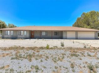 14320 Ricaree Rd, Apple Valley, CA 92307
