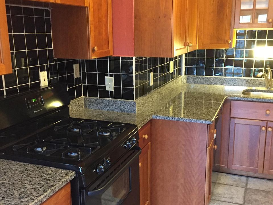 Granite counter kitchen