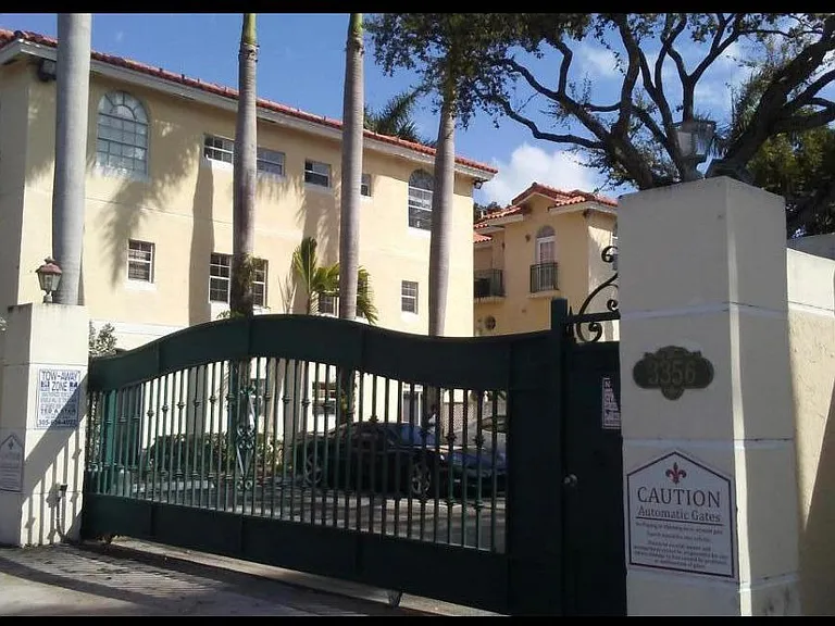 Gate Condo