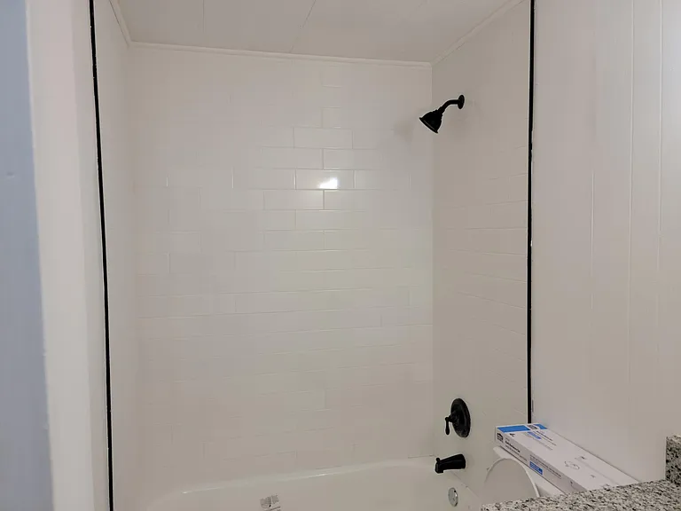 909 W Circle St — Photo 13