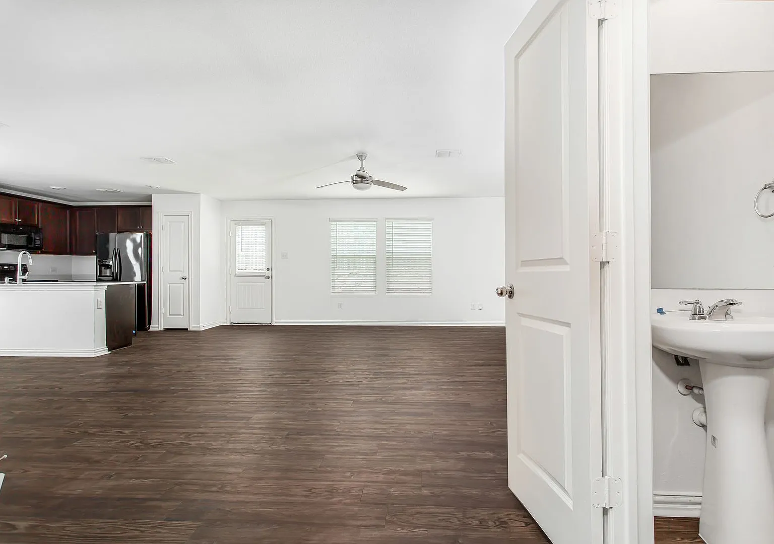 9213 Marilyn Place Dallas — Photo 4