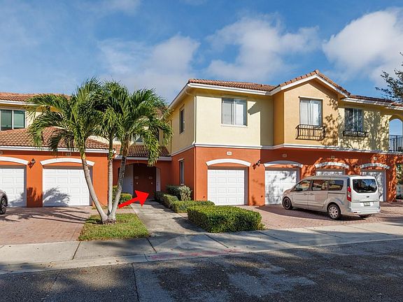 2nd image of 55 SE Palermo Court #105