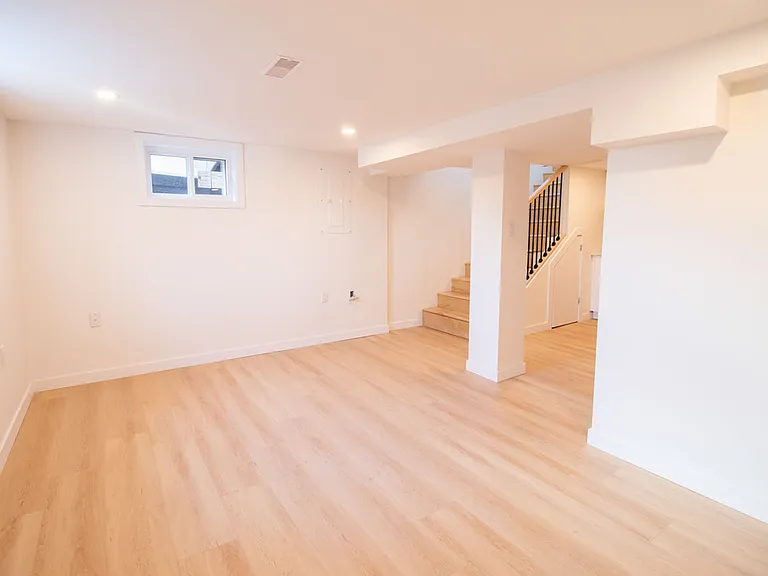 58 Churchill Ave — Photo 2