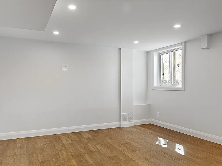 660 Hochelaga St — Photo 21