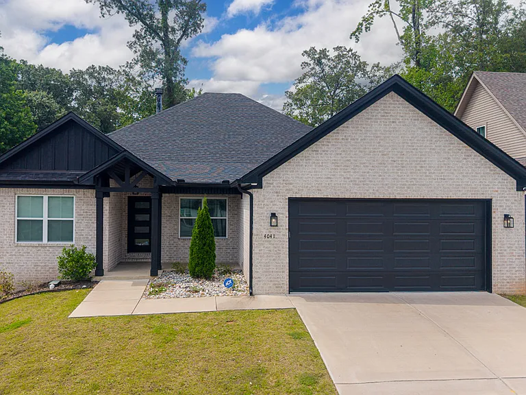 4041 Elizabeth Ct — Photo 1