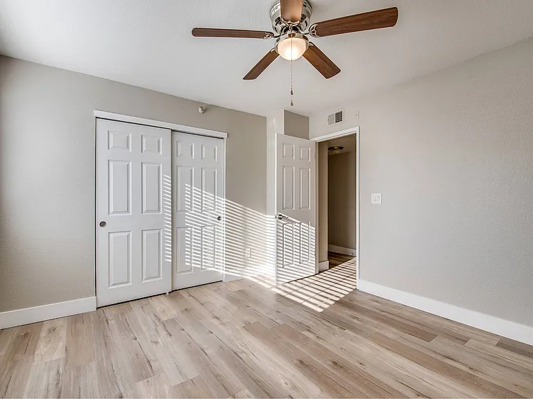 2750 S Durango Dr — Photo 14