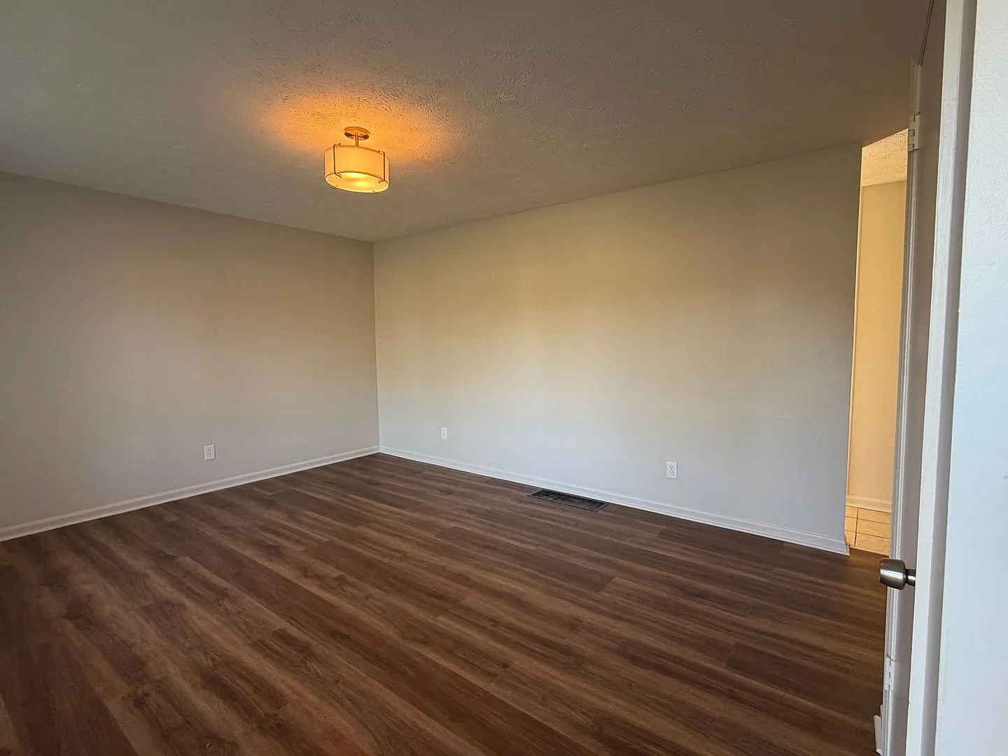 Newly Renovated House!! First Month Rent Free — Photo 2