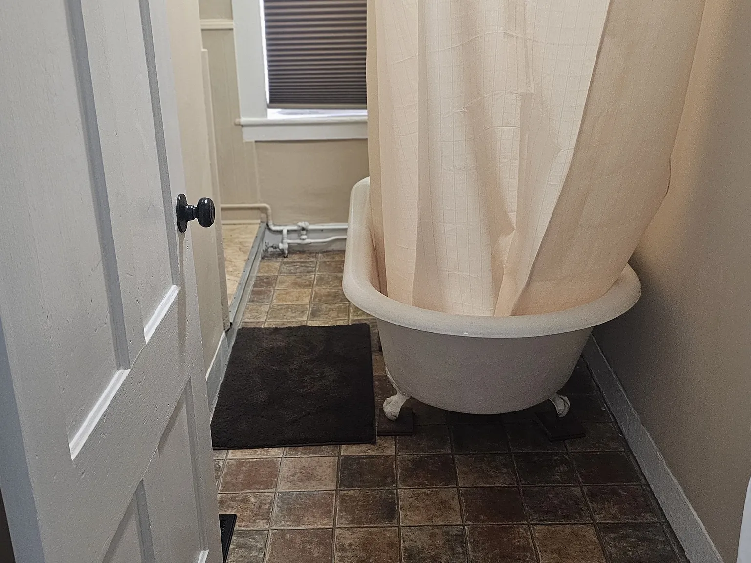 2 bed, 850 sqft, $1,500 — Photo 3