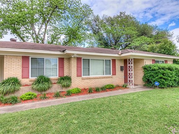 4th image of 2815 E Cavett Dr