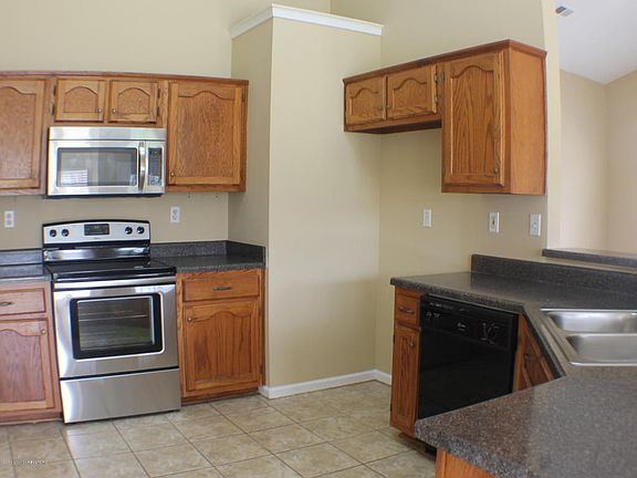 3rd image of 4089 Meadow Creek Dr
