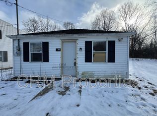 2203 E 9th St, Muncie, IN 47302