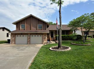 725 Willow Wood Ct, Saint Charles, MO 63303