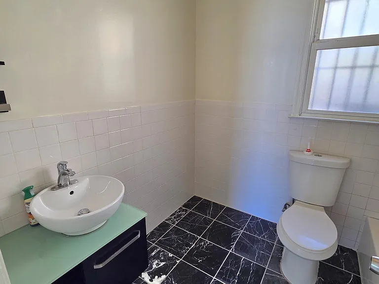 953 Bergen St #2 — Photo 17