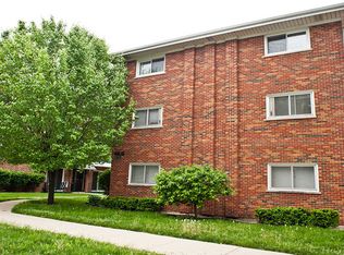 6137 W 64th Pl APT 105, Chicago, IL 60638