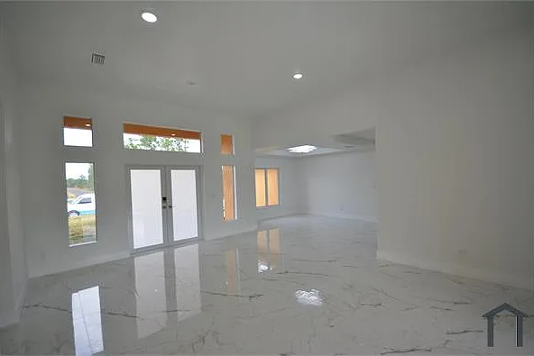 1132 Edelweiss St E — Photo 30
