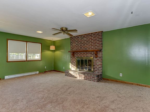 5th image of 164 Hawthorne Dr