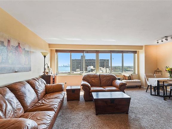 5th image of 12520 Edgewater Dr APT 1408