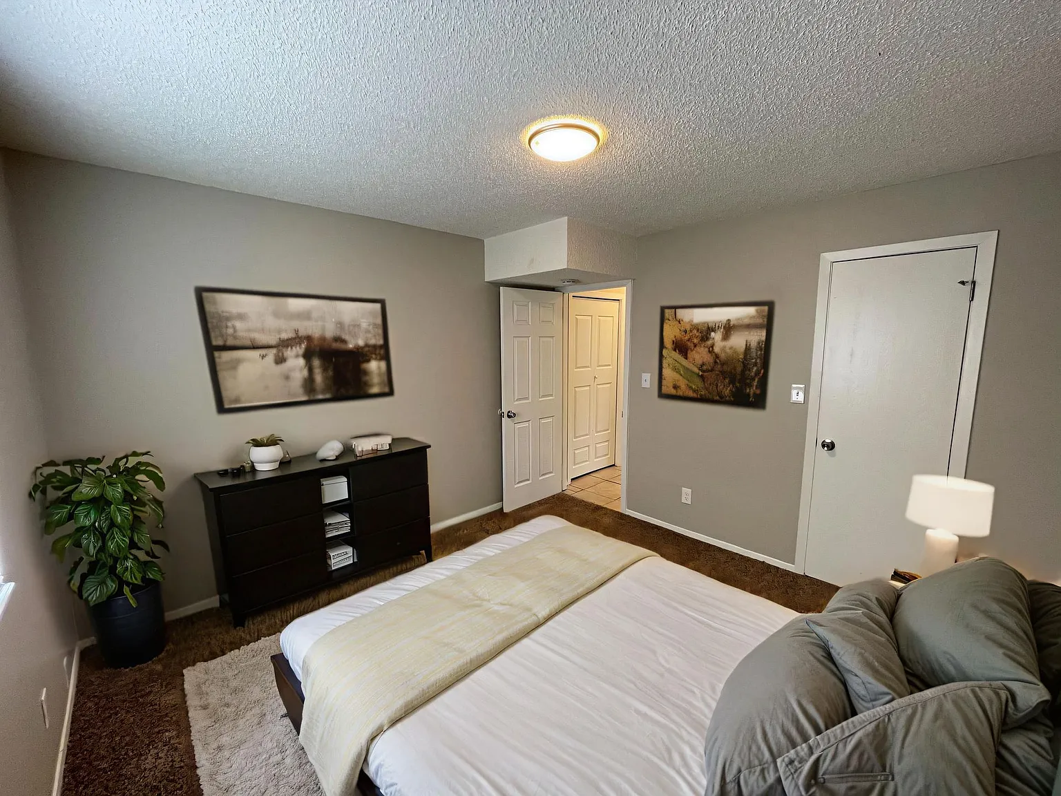 918-922 Teal Ct. — Photo 2