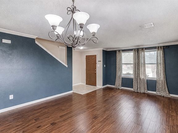 4th image of 3601 McClintick Rd