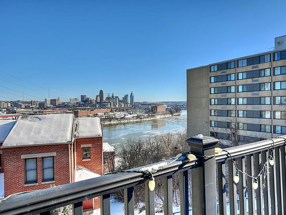 3rd image of 300 View Pl