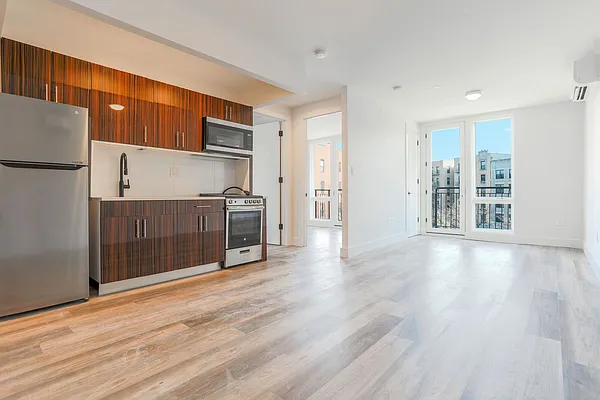 Rented by Voro, LLC | media 10