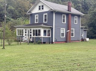 100 Savanna Ln, Gallagher, WV 25083