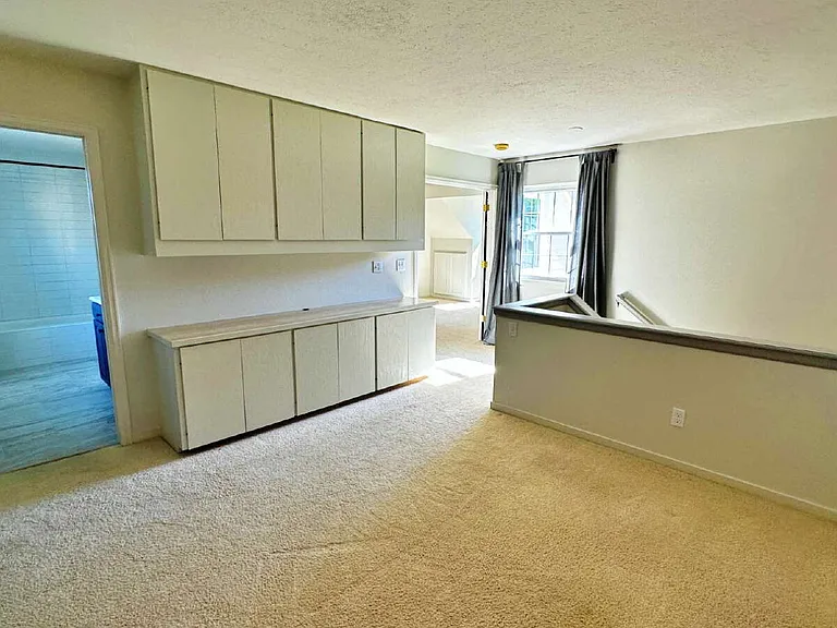 2122 S Victor St #E — Photo 15